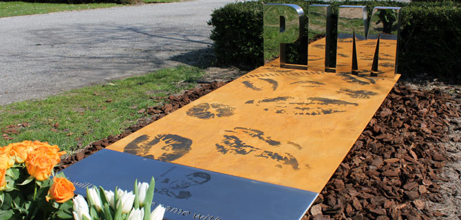 RVS grafmonumenten bijzonder grafmonumenten